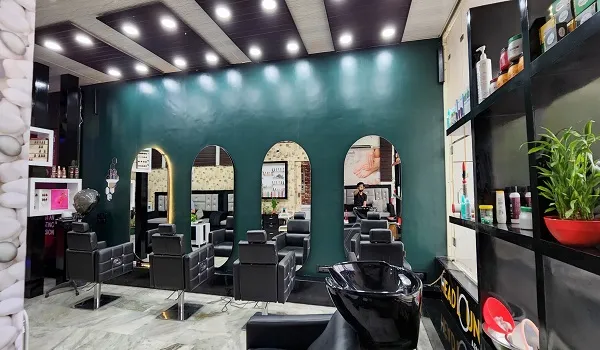 Head Lounge A Family Salon
