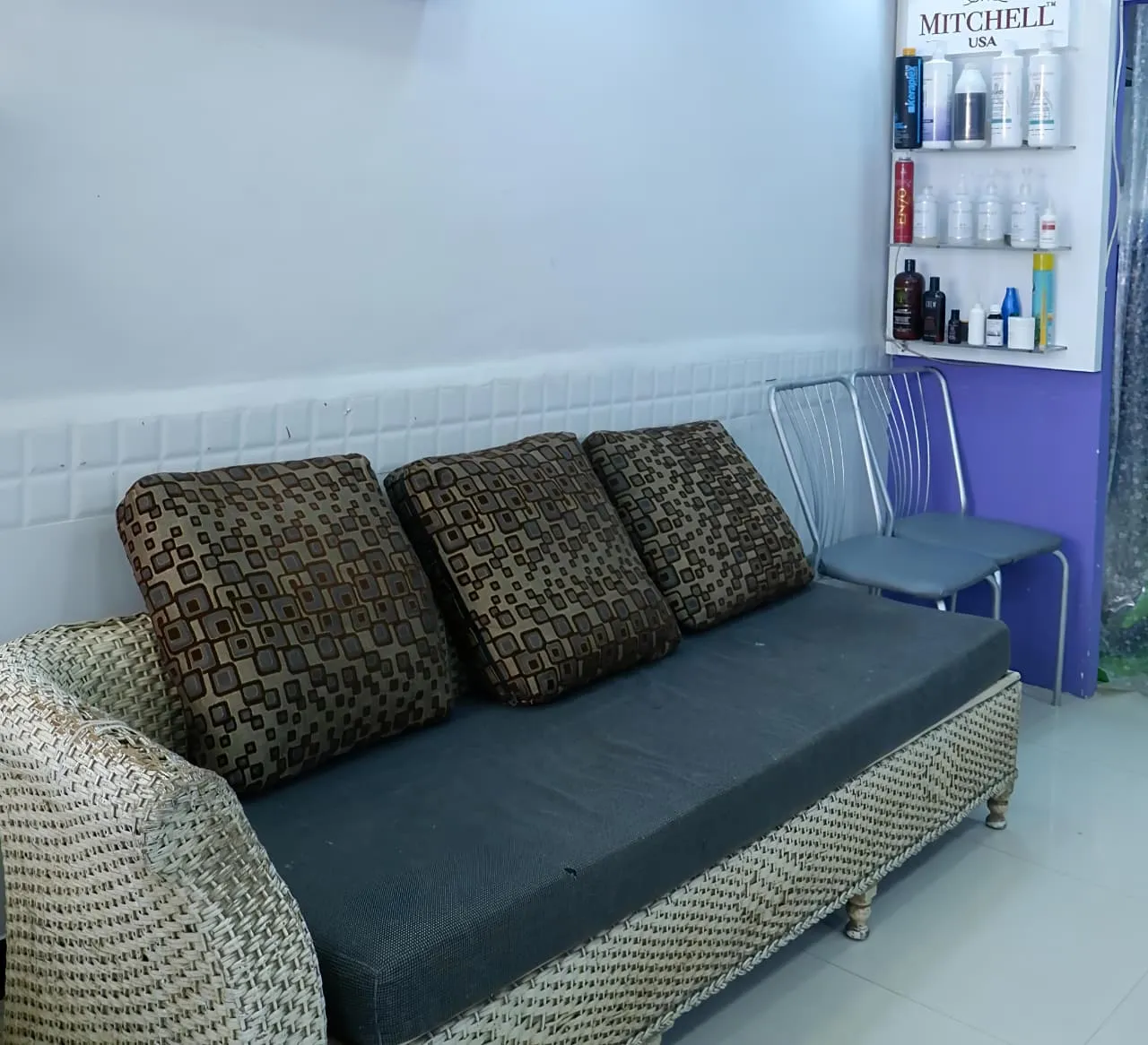 Milon Unisex Salon