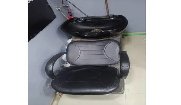 Looks Family Salon