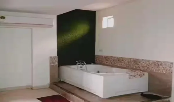 Iconic Gold Family Spa