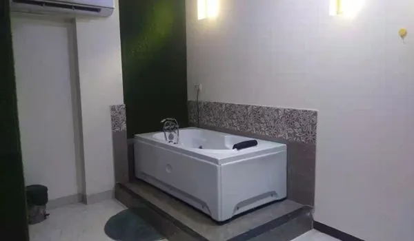 Iconic Gold Family Spa
