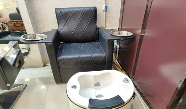 Saricure Unisex Salon