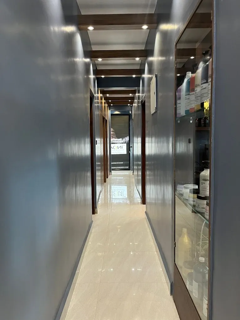 Reine & Roi Salon And Institute Of Aesthetics