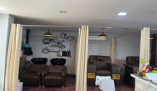 Refresh Unisex Salon