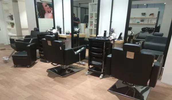 Embellish Salon And Academy