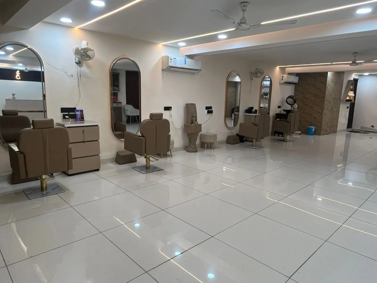 Style Inn Wellness Unisex Salon