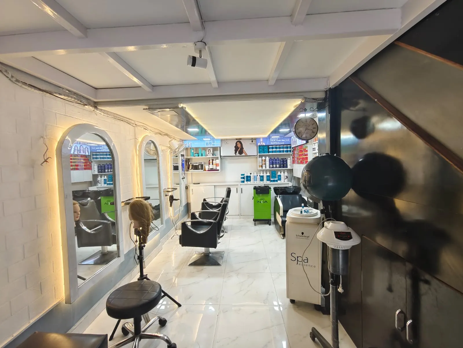 Hair Crowd Unisex Salon