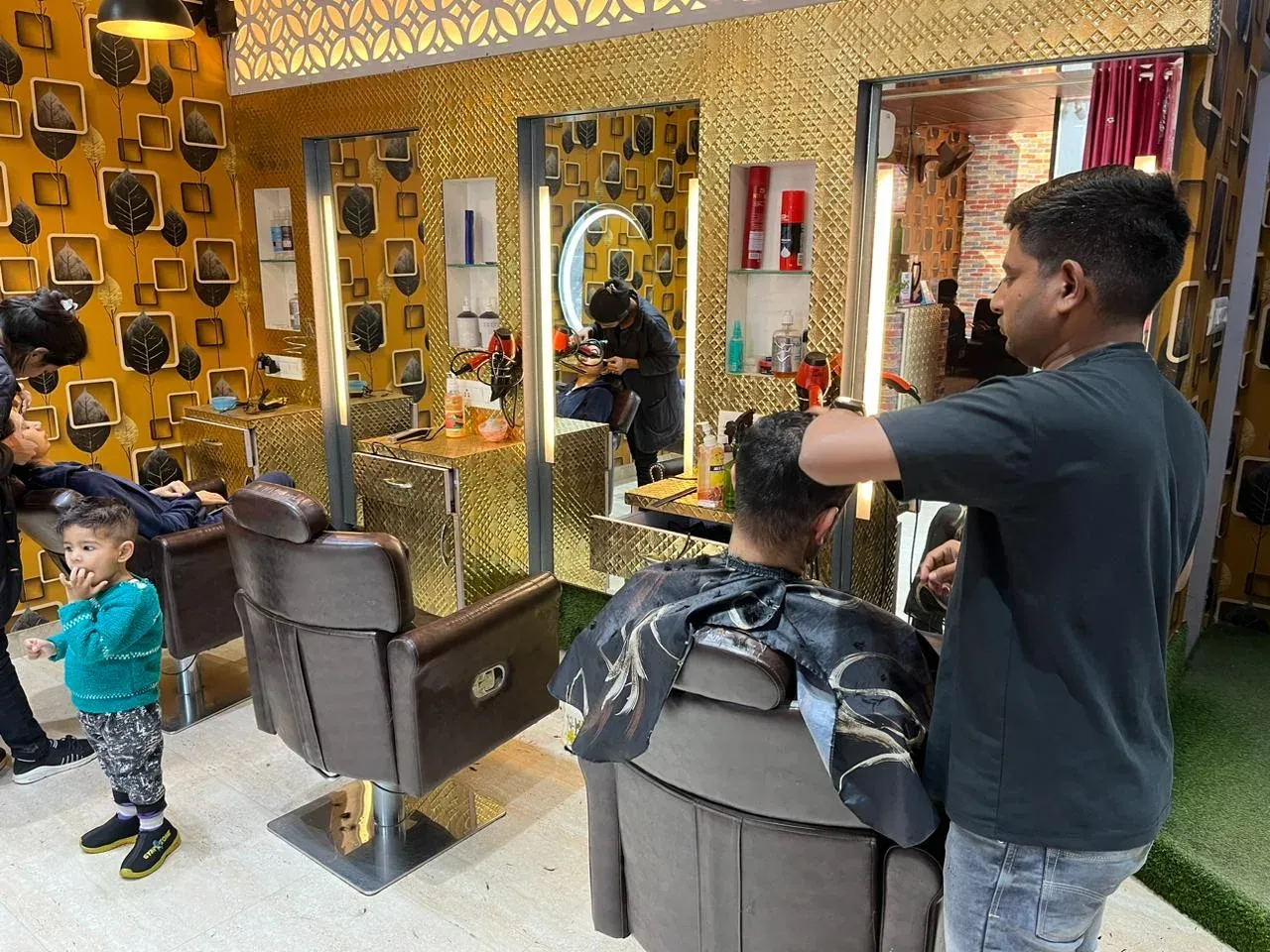 Scissors N Style Unisex Salon