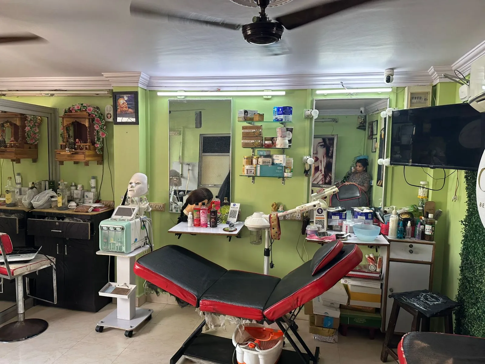 Find best offer near you and book salon services online at Anuja Beauty Parlor