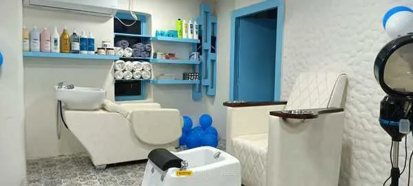 VK Empire Saloon And Spa