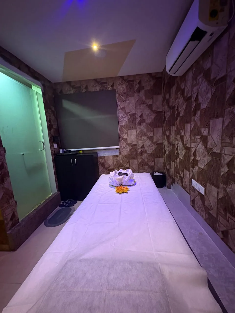 Glow Heaven Unisex Salon & Spa