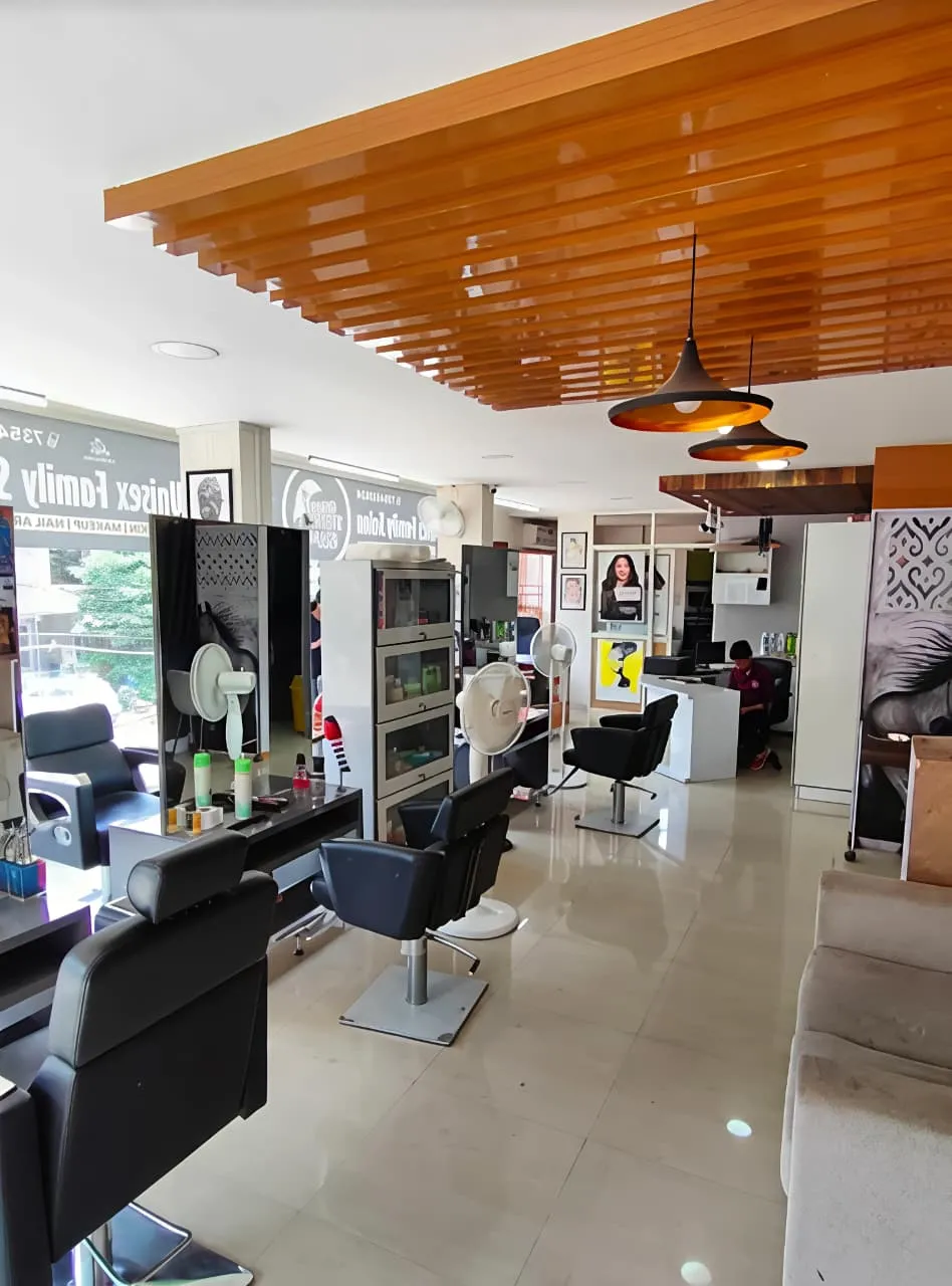 Neel & Gouree Unisex Salon And Art Studio