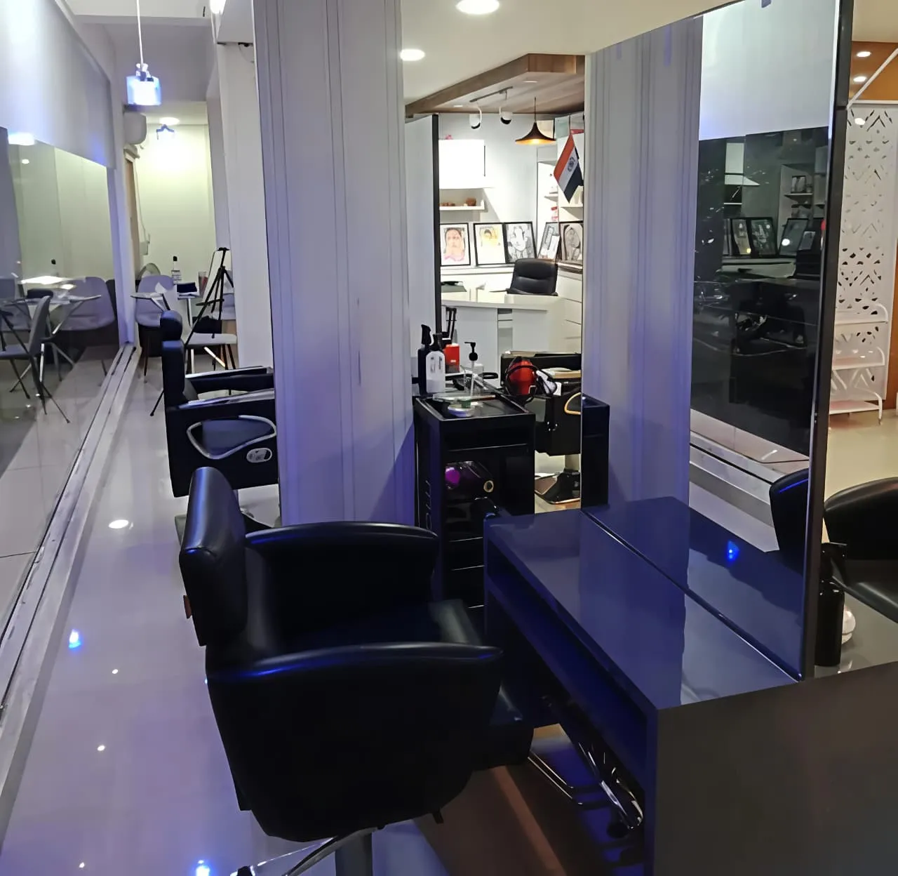Neel & Gouree Unisex Salon And Art Studio