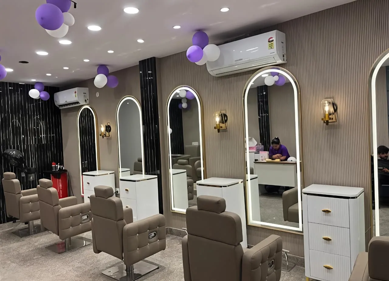 The Crest Unisex Salon