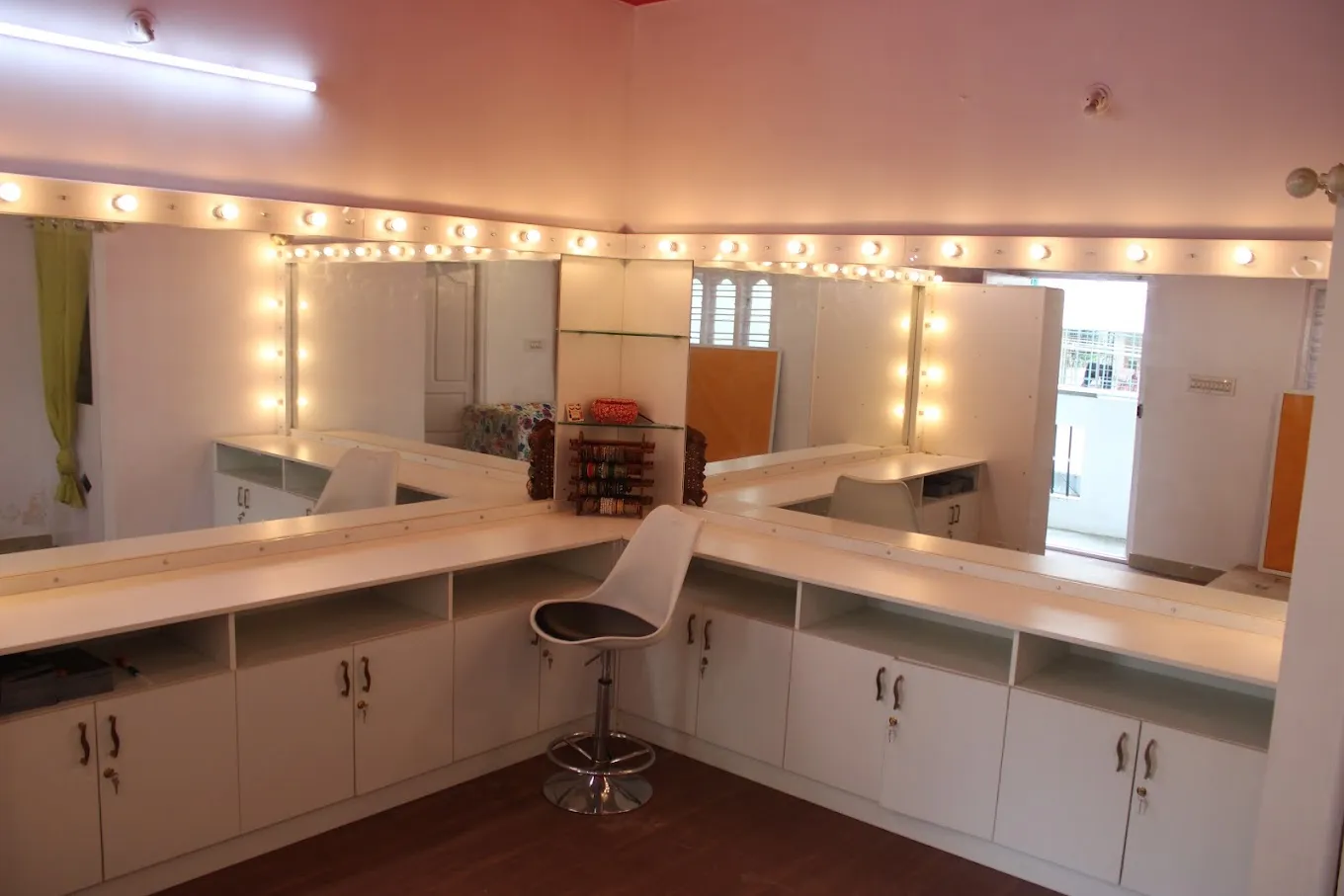 Find best offer near you and book salon services online at Stylecheck Beauty Parlour And Makeup Studio 