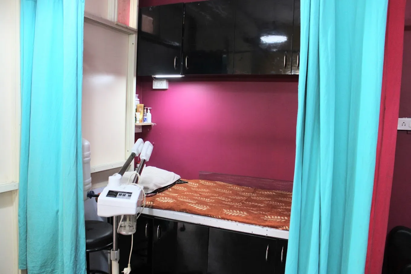 Stylecheck Beauty Parlour And Makeup Studio 