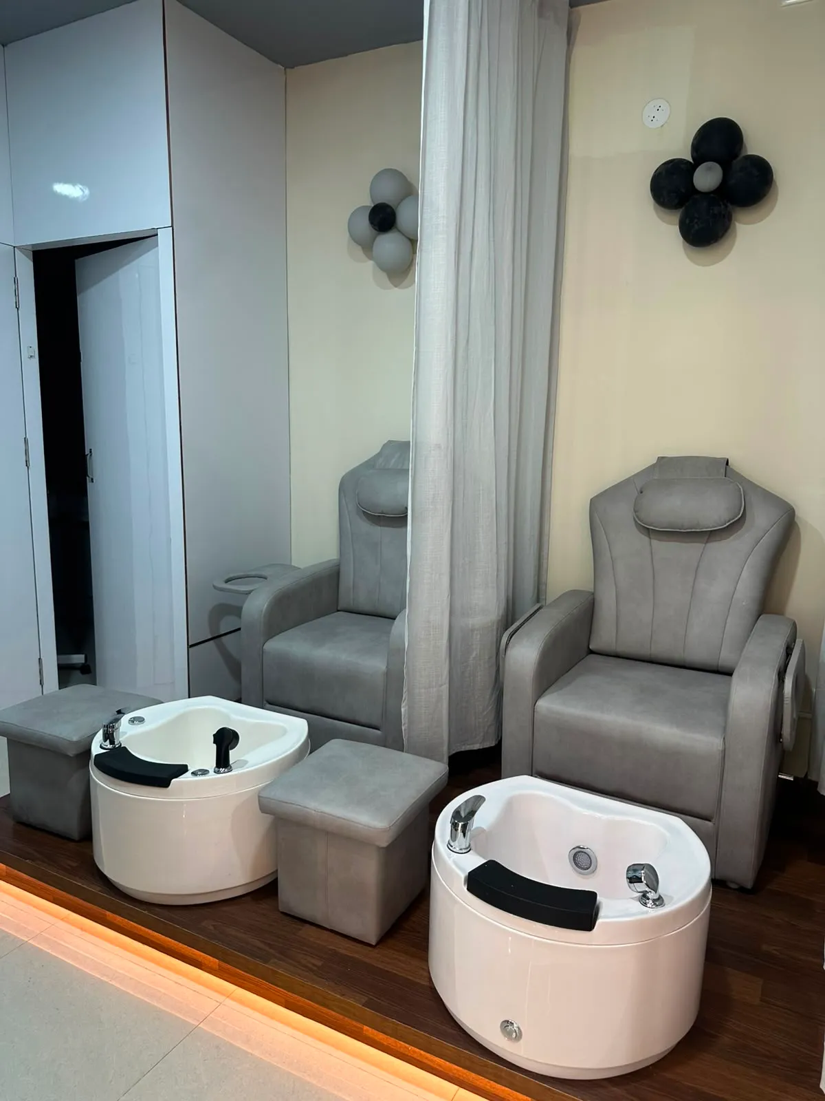 Evyra Unisex Salon