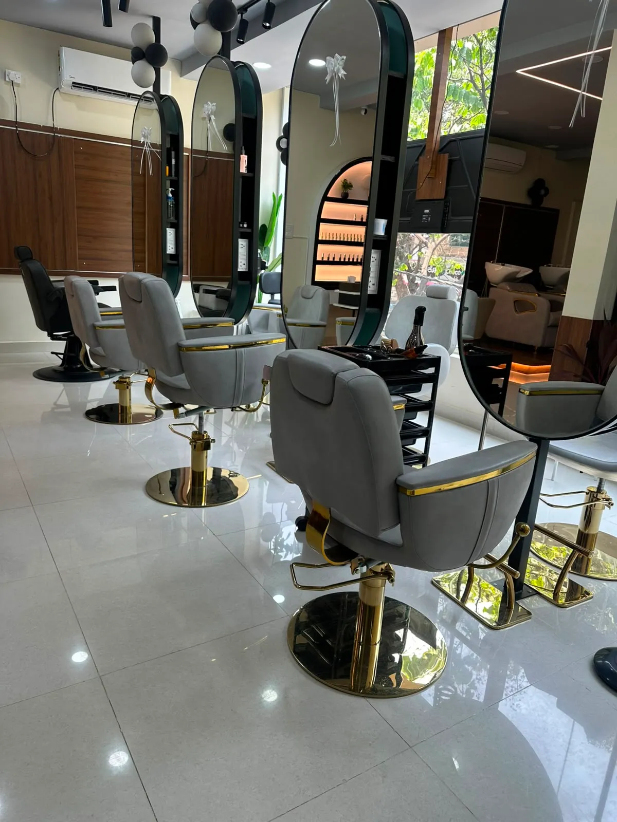 Evyra Unisex Salon