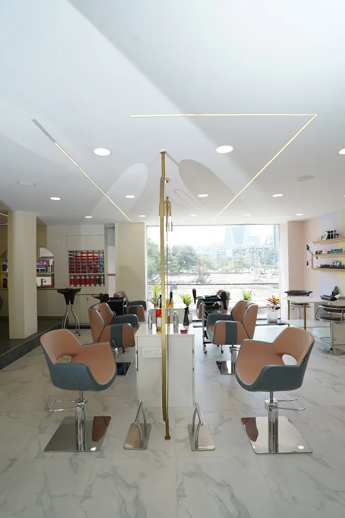 Studi0 11 Family Salon