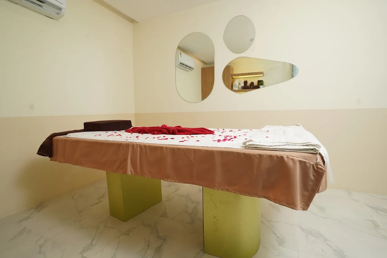 Studi0 11 Family Salon