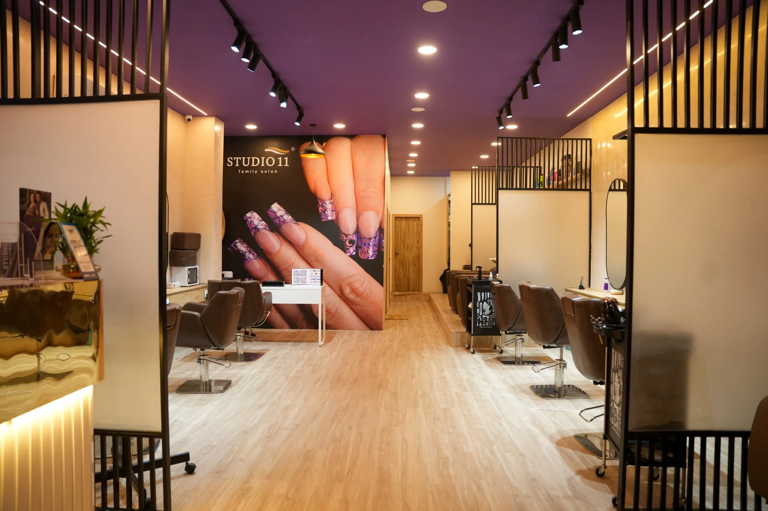 Studio 11 Family Salon