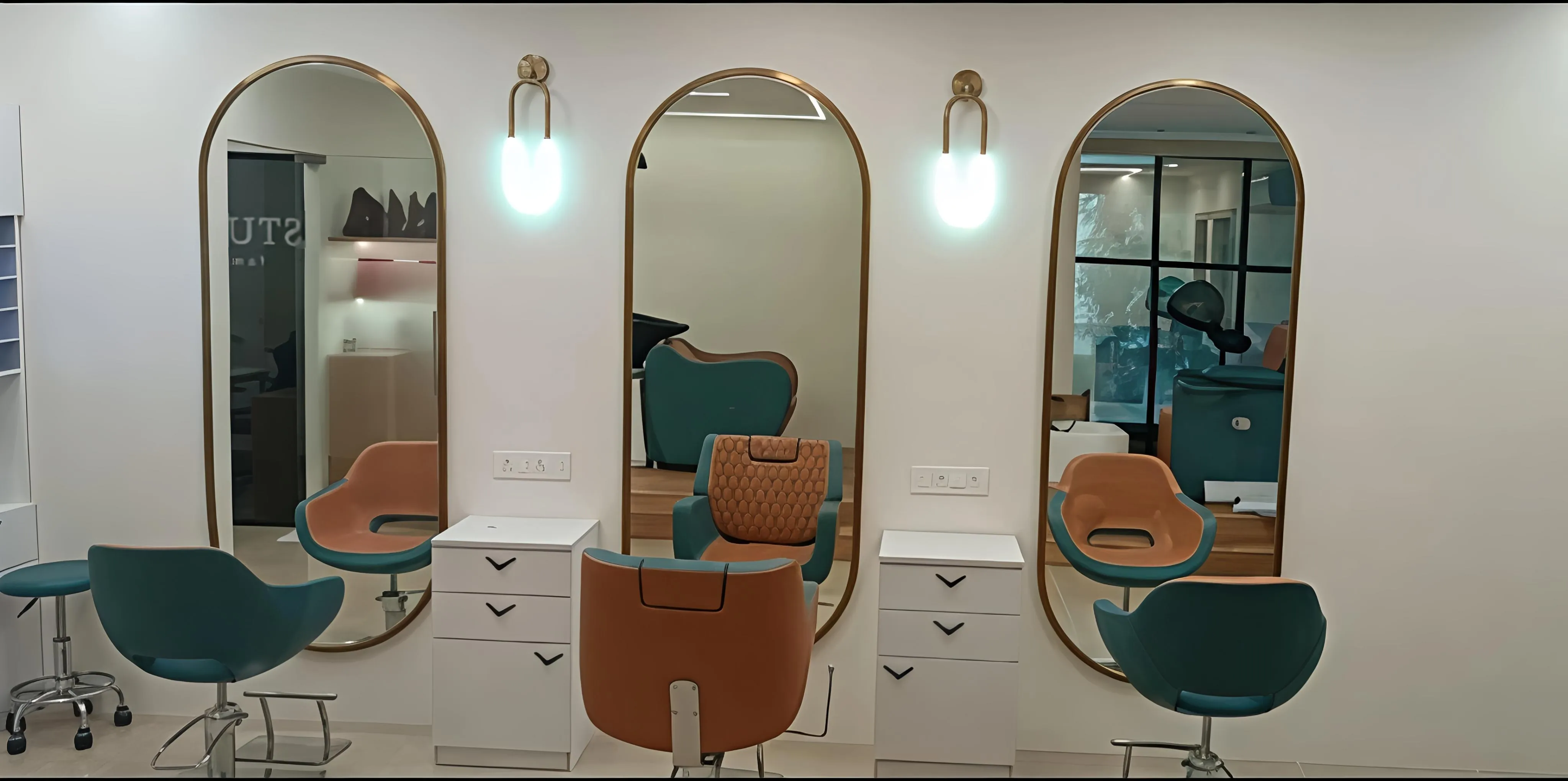 Studio 11 Family Salon
