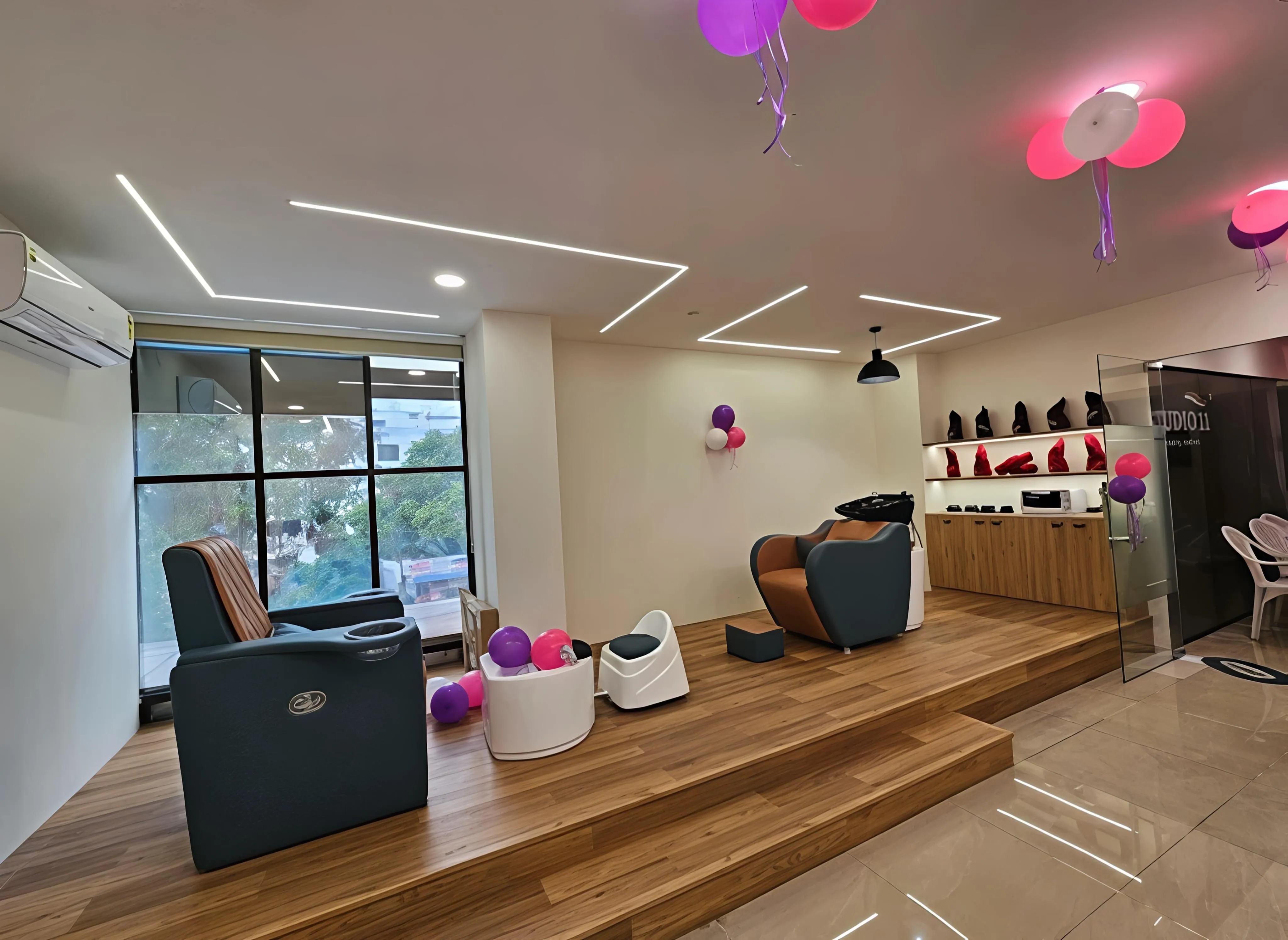 Studio 11 Family Salon