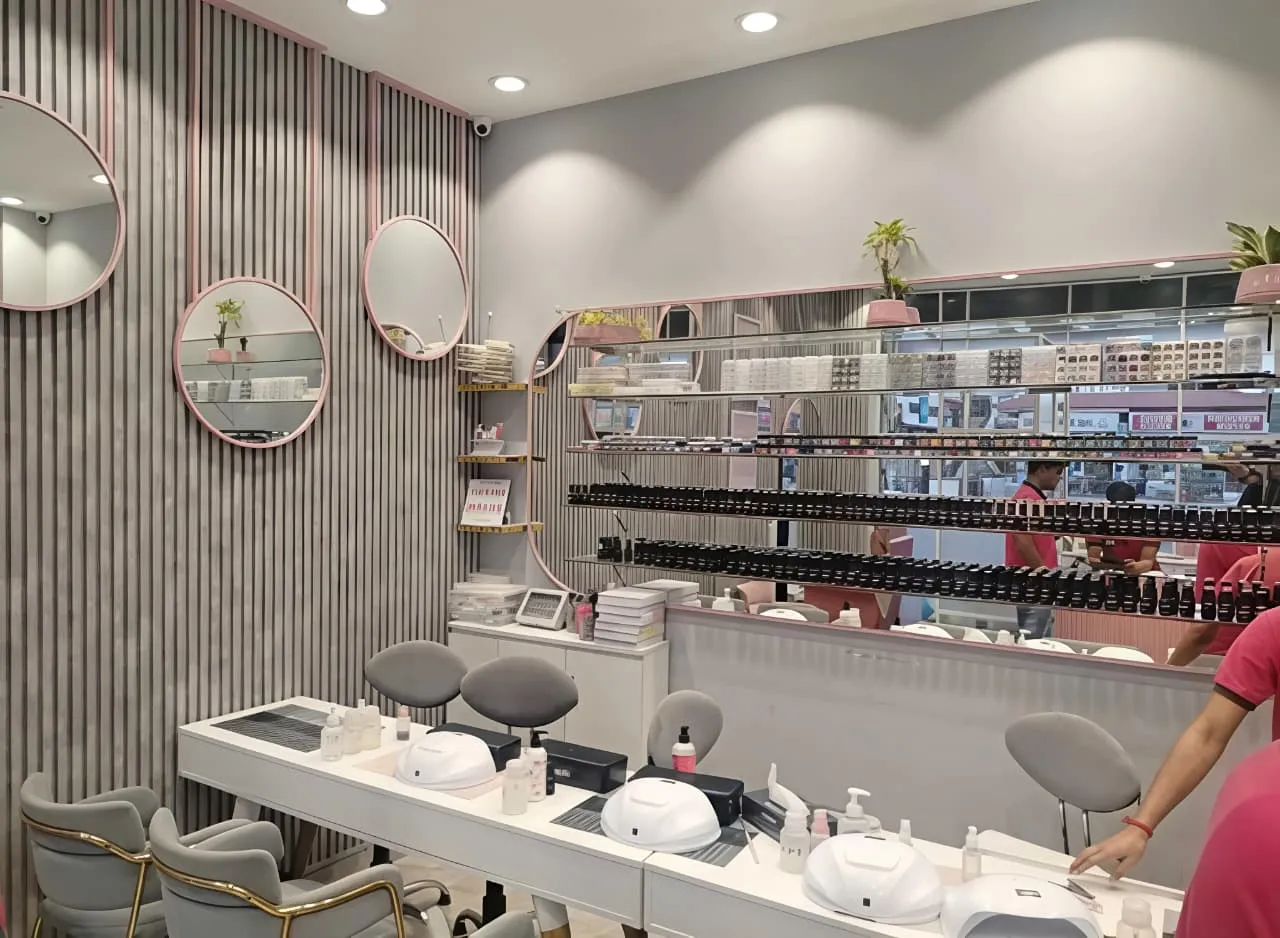 Nailashes