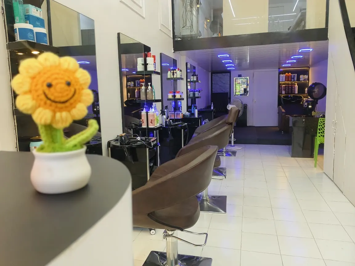 Dhun Salon